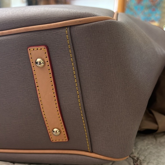 Dooney & Bourke Penelope Shopper Neutral Colors Grey /Tan Large Bag EUC Dust bag - Picture 4 of 16